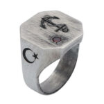 Ring with anchor, crescent and star engraved with red zircon stone - 925 silver