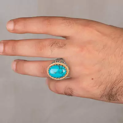 Silver ring decorated with turquoise stone, original caliber 925. Fast shipping to all parts of the world from Bashasaray within 3 to 5 days.