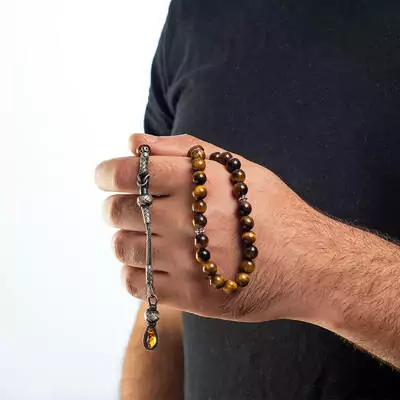Silver Rosary with Kazaz and tiger eye stone caliber 925 with its distinctive design. Fast shipping from 3 to 7 working days to all parts of the world. Order now from Bashasaray.