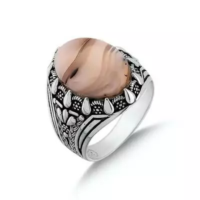 Silver ring with Yemeni agate stone, 925 caliber, original, distinctive and unique. Fast shipping to all parts of the world from Bashasaray within 3 to 5 days. Order now and it will be delivered to your door