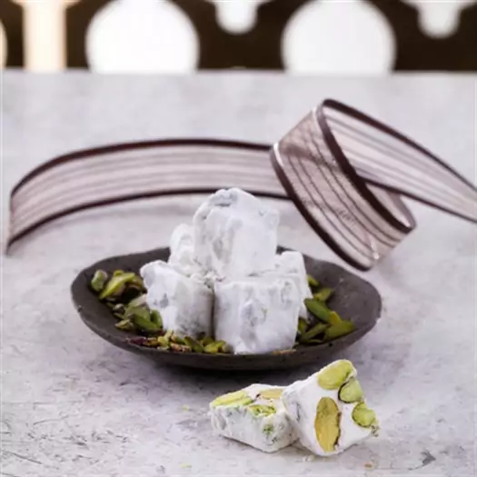 Delight with milk and pistachio slices 1000 grams