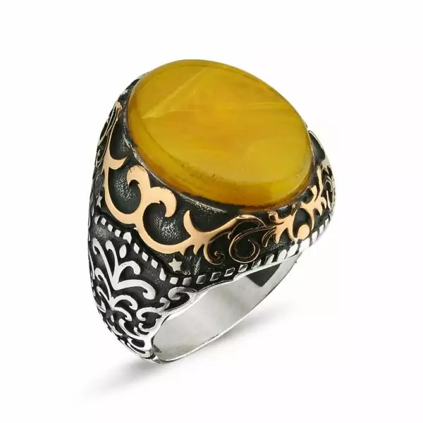 Men's silver ring with yellow amber stone, 925 caliber. Fast delivery to all countries of the world, from Bashasaray to your doorstep. Order now