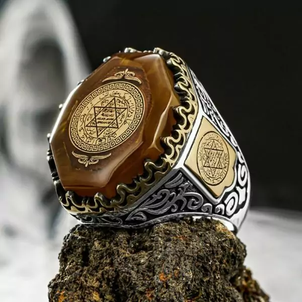 Amber stone ring with Dohr Suleiman engraving - 925 silver